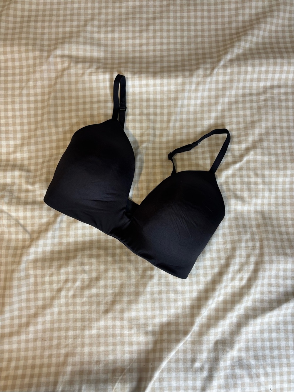Skims Onyx T-Shirt Demi Bra Wireless 32DD